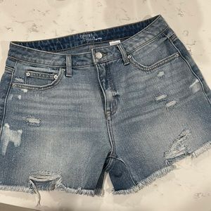 NWOT distressed denim shorts